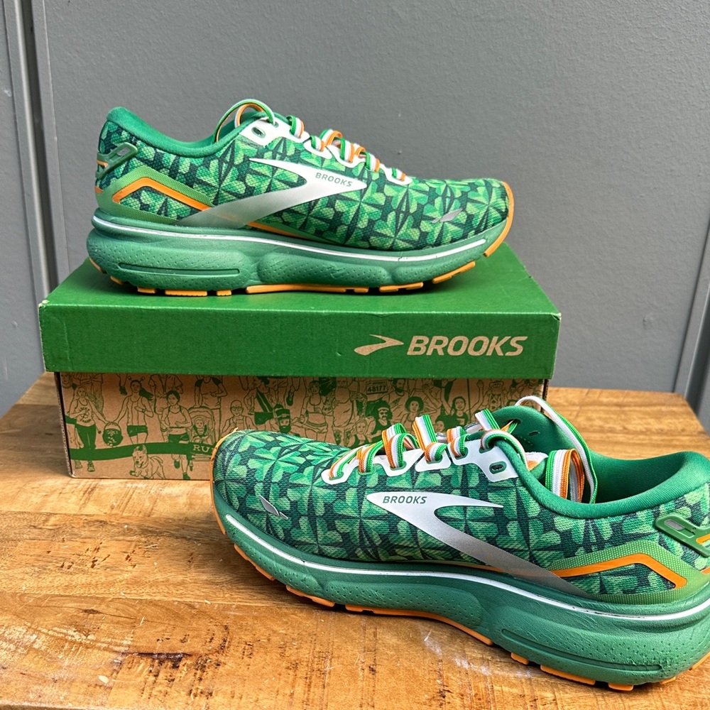 Brooks Ghost 15 Run Lucky shoes